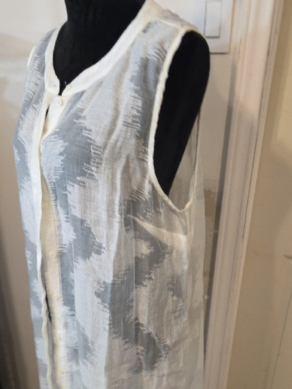 Vince Camuto Sheer Textured Swim Cover Sleeveless White Cream Button Down - Picture 6 of 13